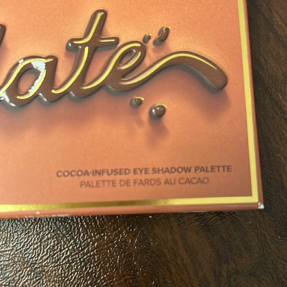 Too Faced “better than choclate” eye shadow palette - Picture 5 of 5